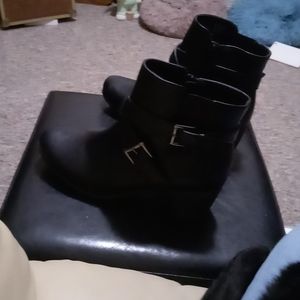 Croft & Barrow women's size 8 M ankle boot.  Black